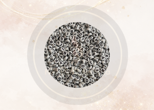 Cuentas de Abecedario B/N (500 pzas) | Letras para Bisutería, Pulseras y Manualidades